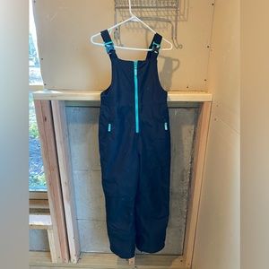 Black snow bib size 10-12